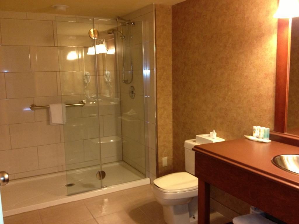 Quality Inn & Suites Bay Front Sault Ste. Marie Eksteriør bilde
