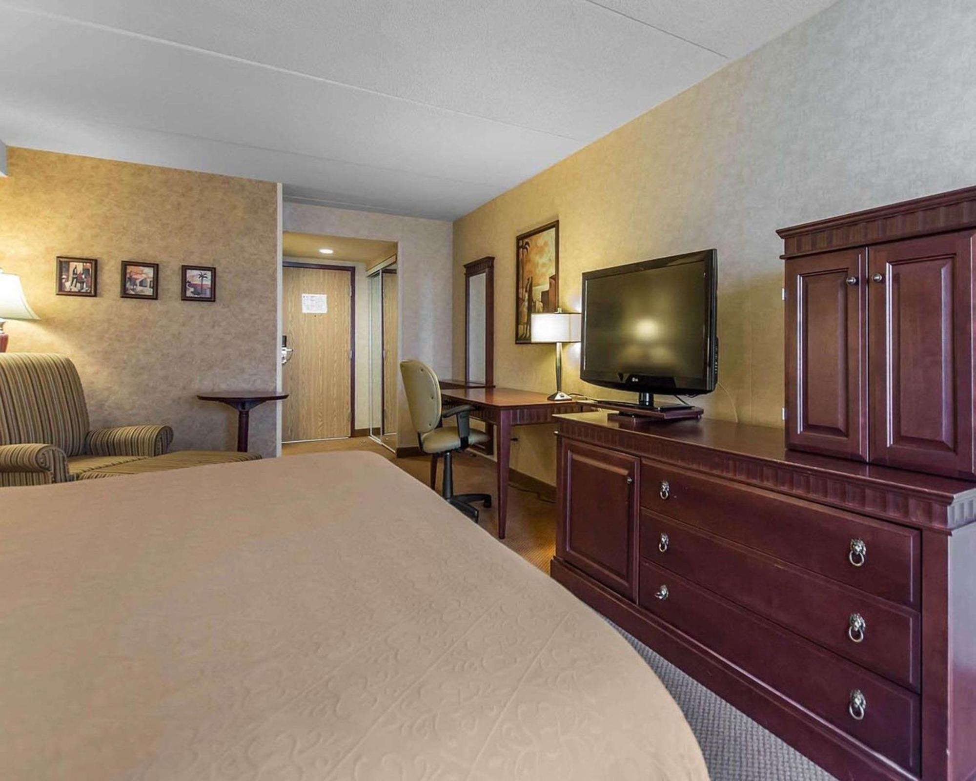 Quality Inn & Suites Bay Front Sault Ste. Marie Eksteriør bilde