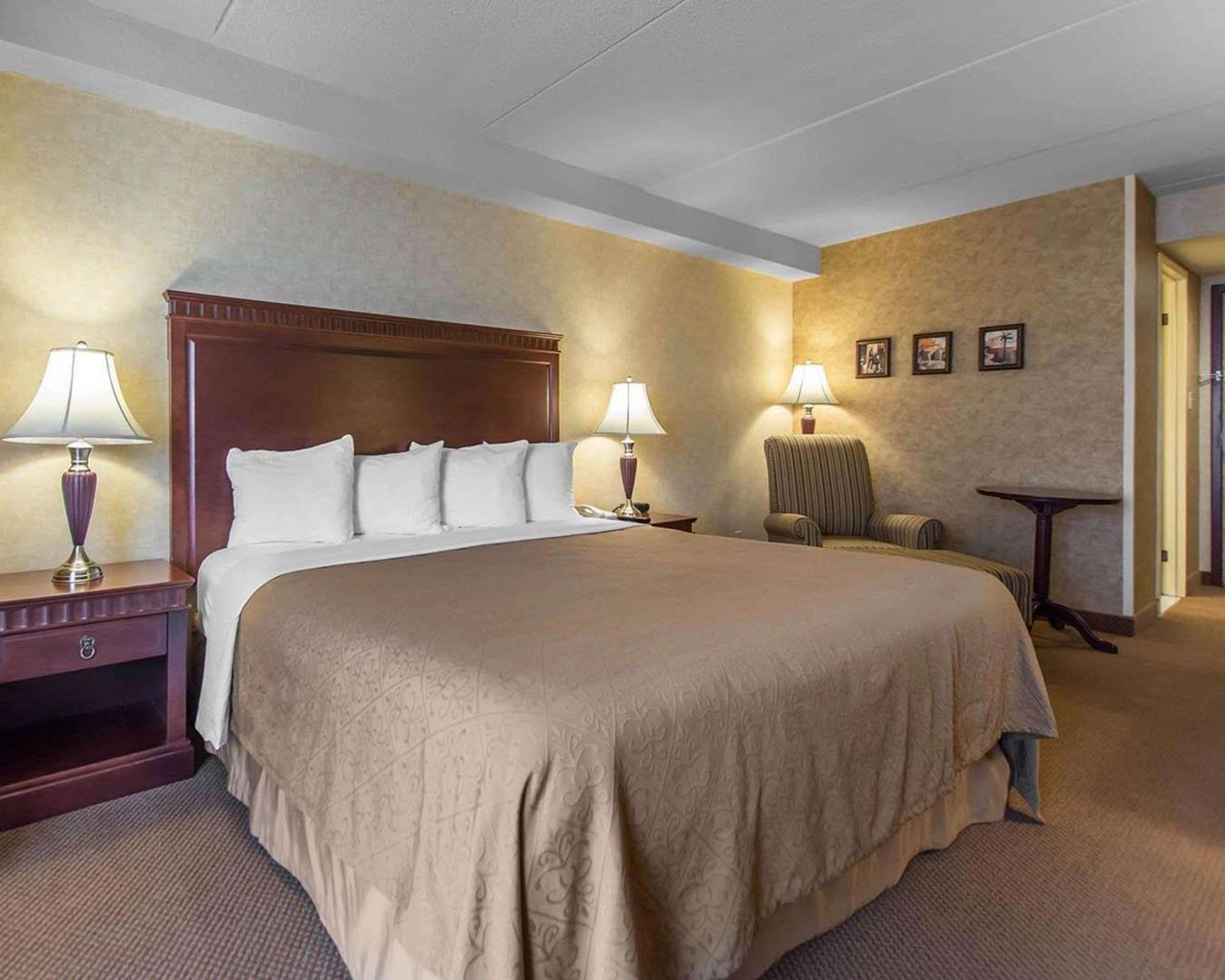 Quality Inn & Suites Bay Front Sault Ste. Marie Eksteriør bilde
