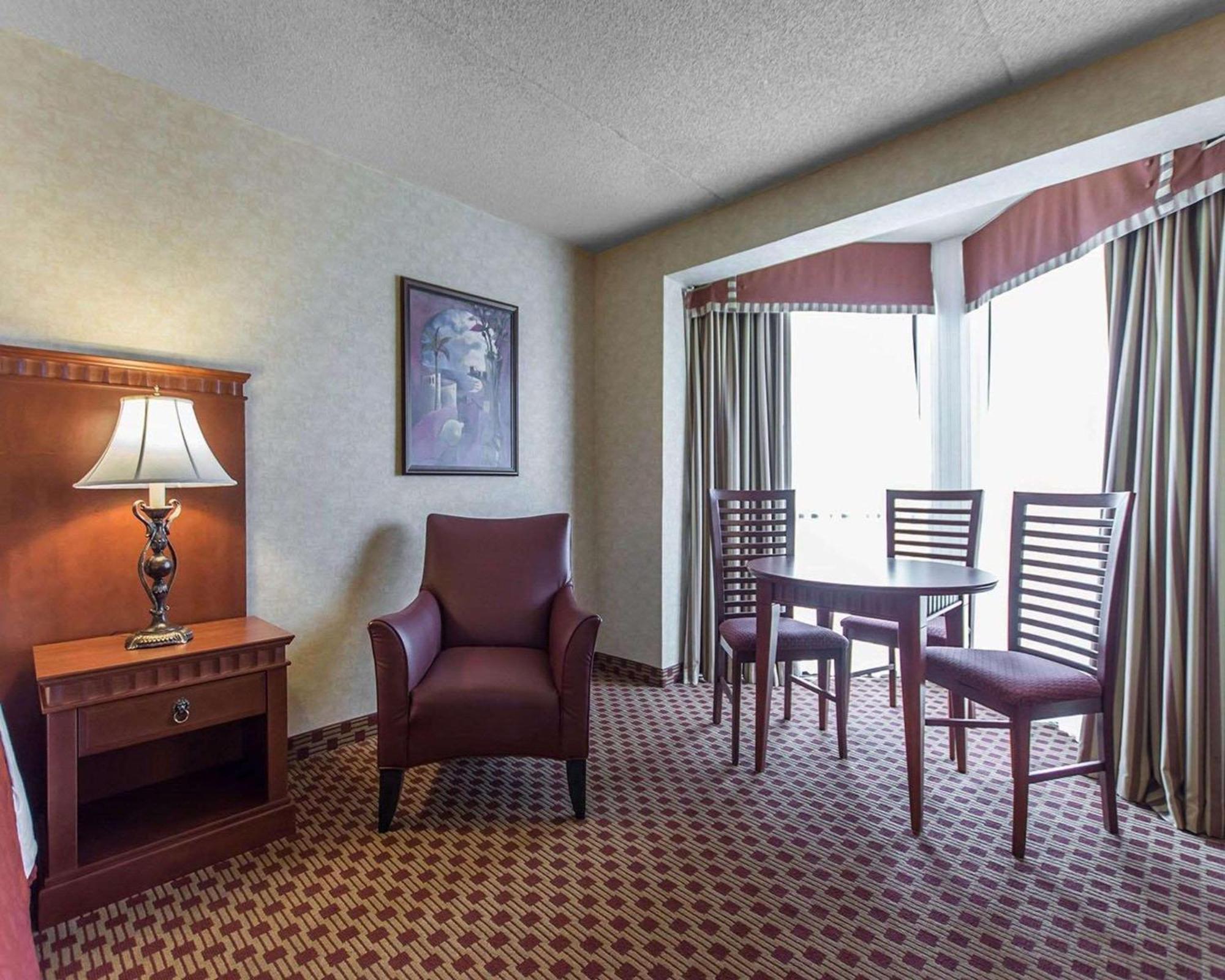 Quality Inn & Suites Bay Front Sault Ste. Marie Eksteriør bilde