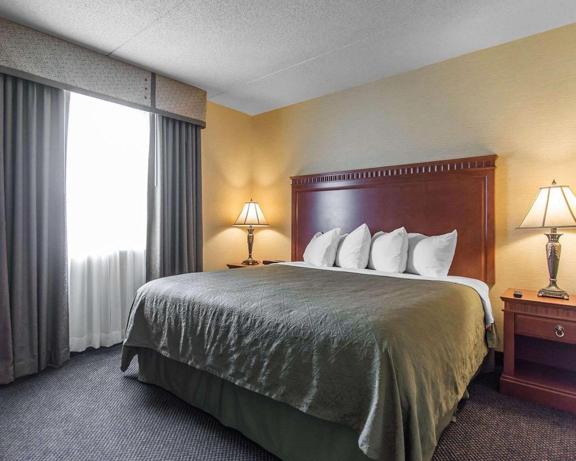 Quality Inn & Suites Bay Front Sault Ste. Marie Eksteriør bilde